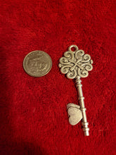 Charger l'image dans la galerie, Lock and Key Charms