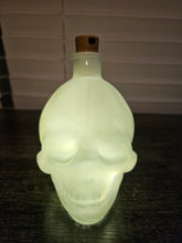 Cargar imagen en el visor de la galería, Lighted Table Skull Centerpiece Jar Decor
