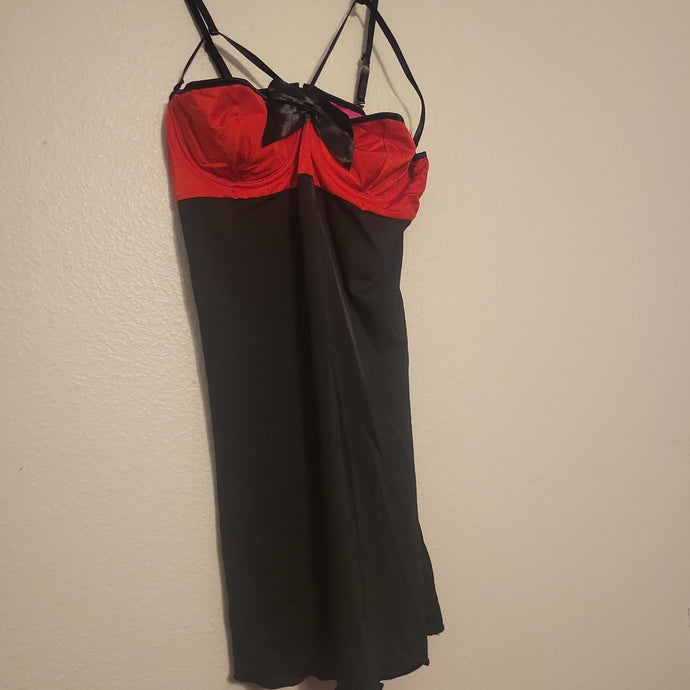 Red/black chemise