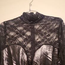 Cargar imagen en el visor de la galería, Small Black Lace Romper
